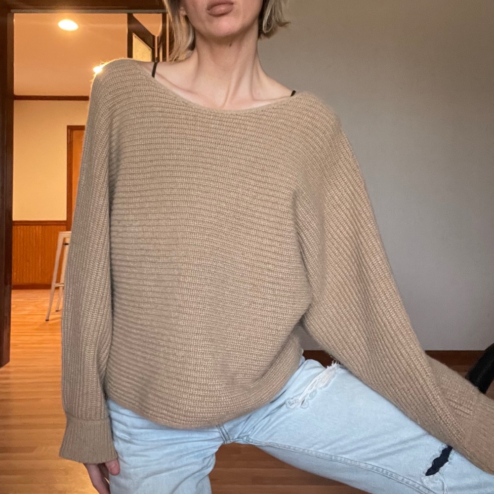 SOLD-Lou & Grey 100% Cashmere Ribbed Sweater - Picture 14 of 15